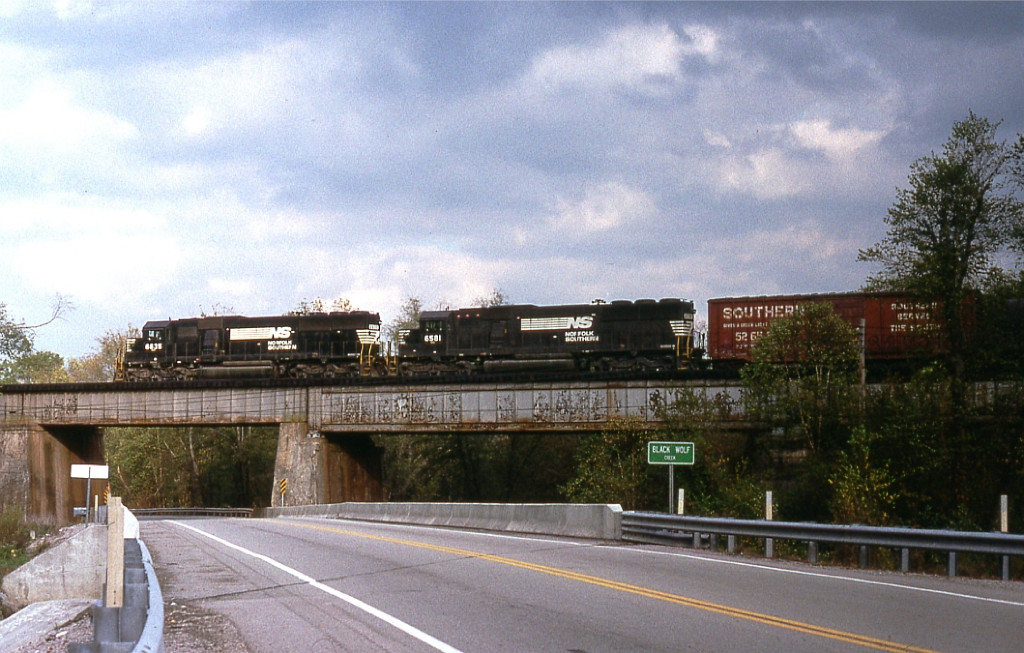 NS NB freight at the Black Wolf creek overpass